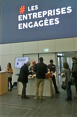resosolidaire's tweet photo. Que l'Atelier des Entreprises Engagées commence ! Nos drôles de dames vous accueillent au Couvent des Jacobins. Des élèves du Master 1 ESS de Rennes sont venu prêter main forte à @metropolerennes et @resosolidaire , MERCI ! #lesentreprisesengagées #ESSRennes #Rennesaccelere https://t.co/O81jsmeLSu