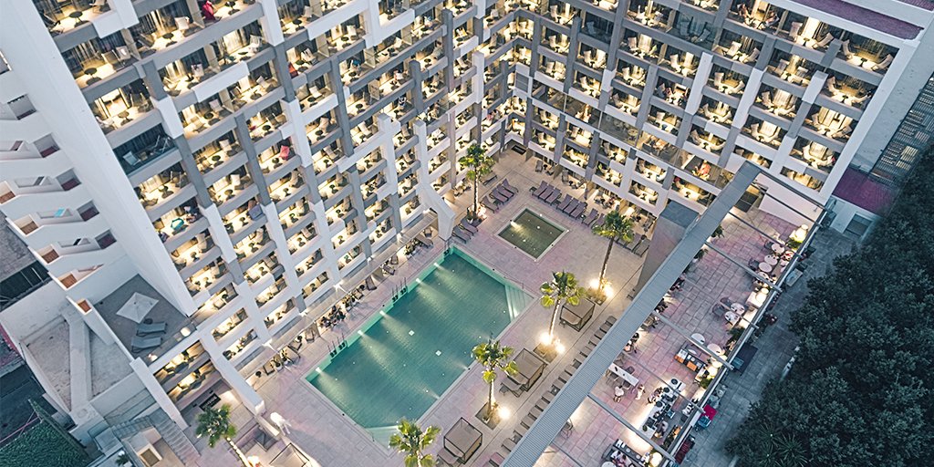 InnsideBosque's tweet photo. Every evening, the lights bring Innside Palma Bosque to life and fill the air with the magic of the Mediterranean. #mallorcahotel #hotellife #hotelstay #hotelunique #hotelview https://t.co/j6wtibfB8K