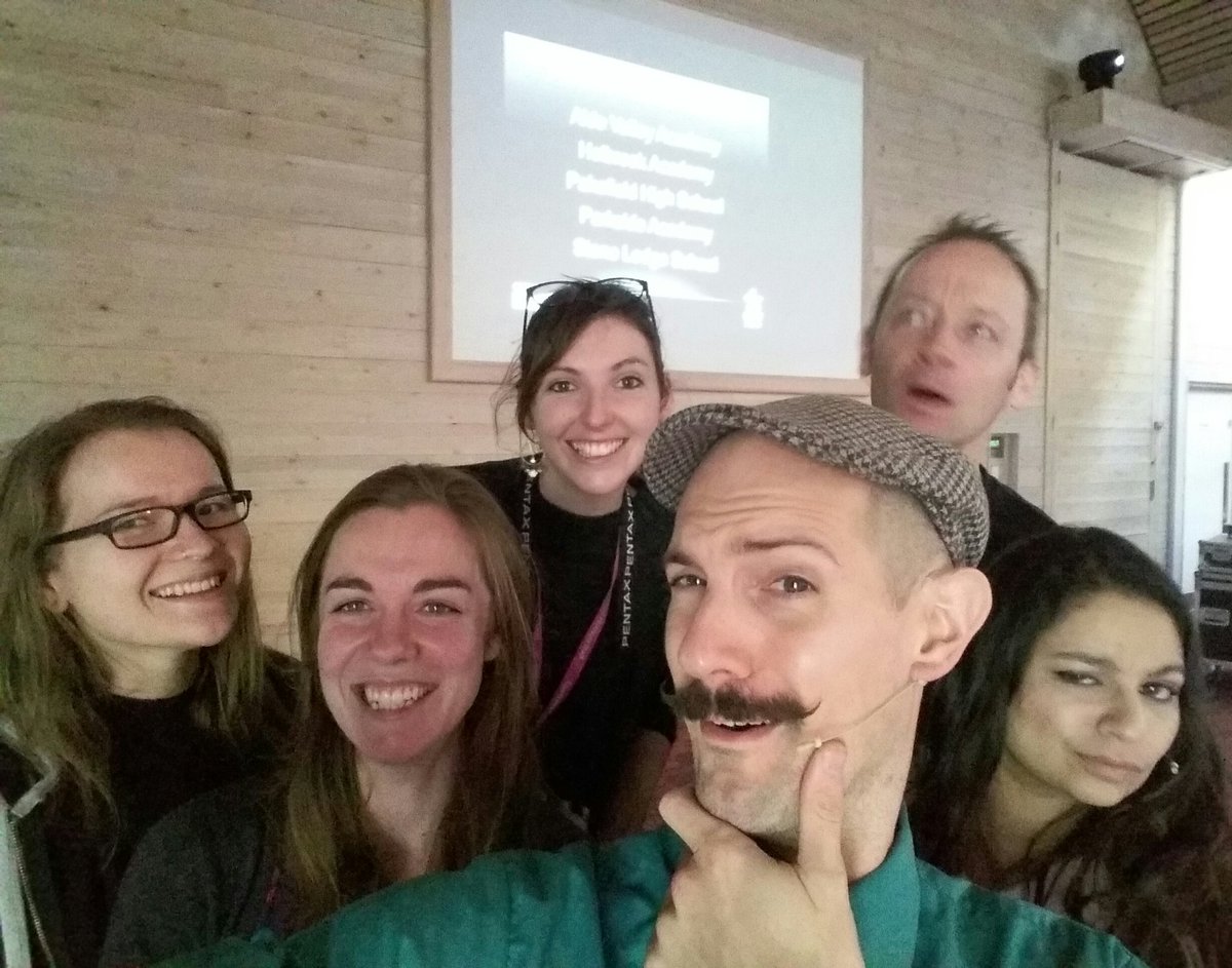 Russell_Arnott's tweet photo. .@CheltSciFest #LabLive2018 is go!
Schools of Ipswich! 
Get ready for: 
Plankton from me!
Materials from @FunSizeSuze!
Safety from @MatthewTosh!
Sound from @CharliShephard!
Driving from @lizzygoodger!
Organising from @ElspethKenny!
Yeah! https://t.co/DaPBLo8xIw