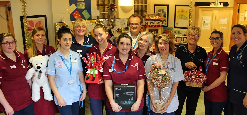 JamesPagetNHS's tweet photo. Our Ward 18 team are holding a Christmas raffle extravaganza with some great prizes to be won thanks to generous donations from more than 60 local businesses &amp; individuals. Proceeds will fund welcome packs for dementia &amp; long-stay patients on the ward - https://t.co/5XRFzszXYx https://t.co/xcRxcX7Q4D