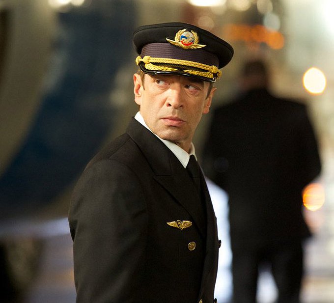 Экипаж 2016 агне грудите. Экипаж 2016 владимир машков. Стажер гущин экипаж. Владимир машков экипаж. Константин парикожа пилот подвиг.