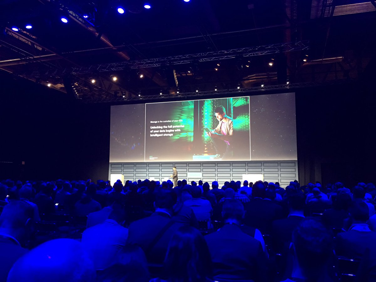 Michel3PARent's tweet photo. Intelligent Storage is now !!! @HPE_Discover milan on stage @IvanIannaccone https://t.co/zKN82mGO3f