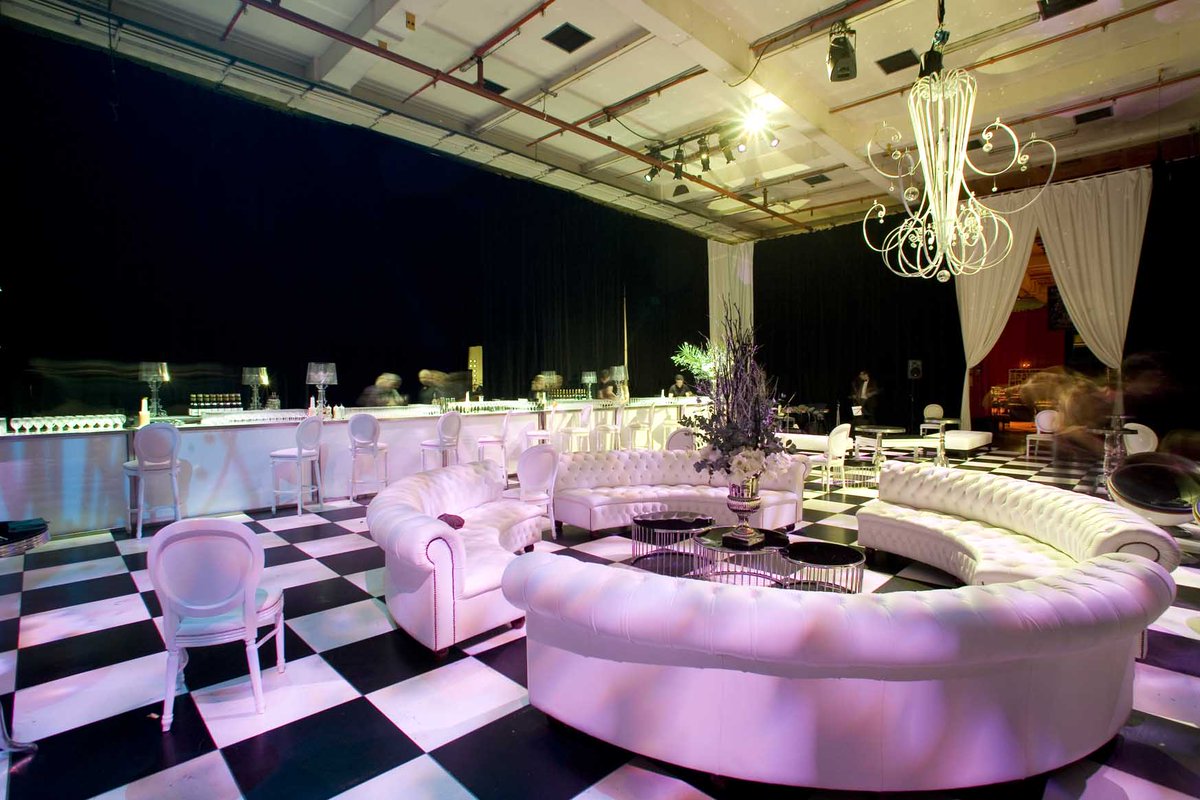 5/6 How to make your blank canvas space amazing inventiveevents.com/2018/11/fillin…