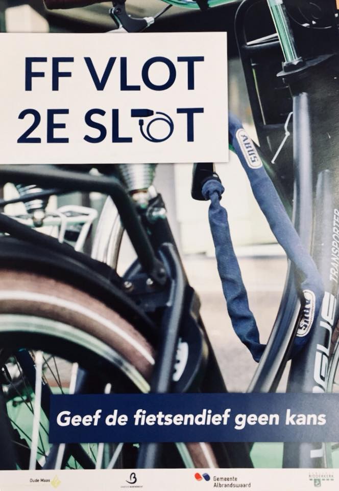 DLB_INFO's tweet photo. Effe vlot, tweede slot

De politie heeft een campagnefilmpje gemaakt om fietsendiefstal tegen te gaan.
Leerlingen van onze school waren bereid als acteur op te treden. Beste leerlingen, hartelijk dank voor jullie hulp en maatschappelijk bewustzijn.

https://t.co/tdhEpyCsAu https://t.co/XgzOhO8NKM