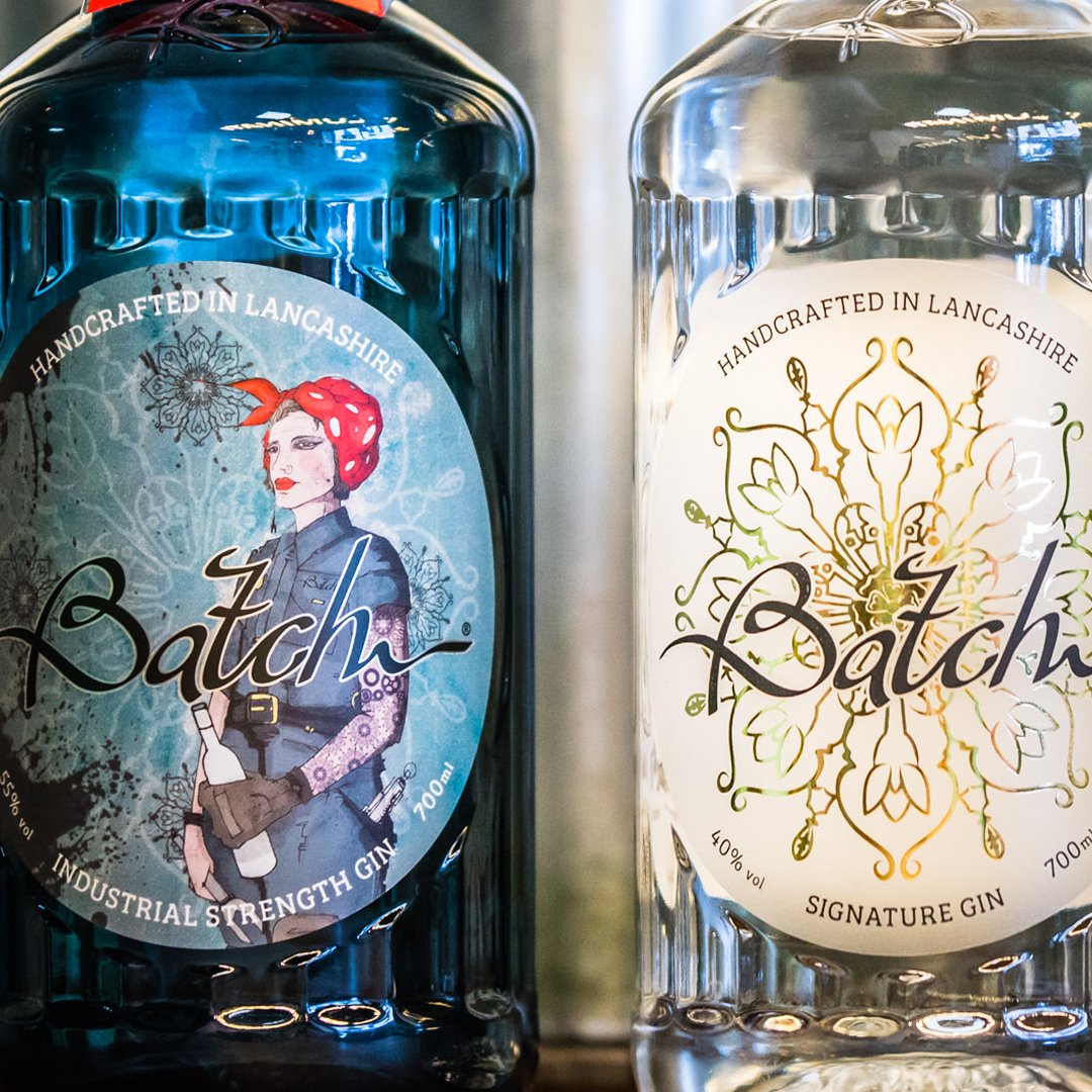 BatchDistillery's tweet photo. Catch us in store @BoothsCountry Barrowford today, in celebration of #LancashireDay 🌹

We'll be chatting all things Batch between 12-2pm &amp; 4-6pm. Come and say hi and sample our award-winning gins! https://t.co/jbZp7ugyVt