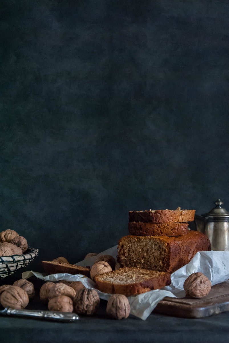 Dégusté au petit-déjeuner accompagné de votre thé ou café, ce cake aux noix et quatre-épices est une valeur sûre pour ne pas avoir faim et vous faire tenir facilement toute la matinée… jusqu’au déjeuner. La recette est sur le blog !cookandgoute.org/cake-aux-noix-…