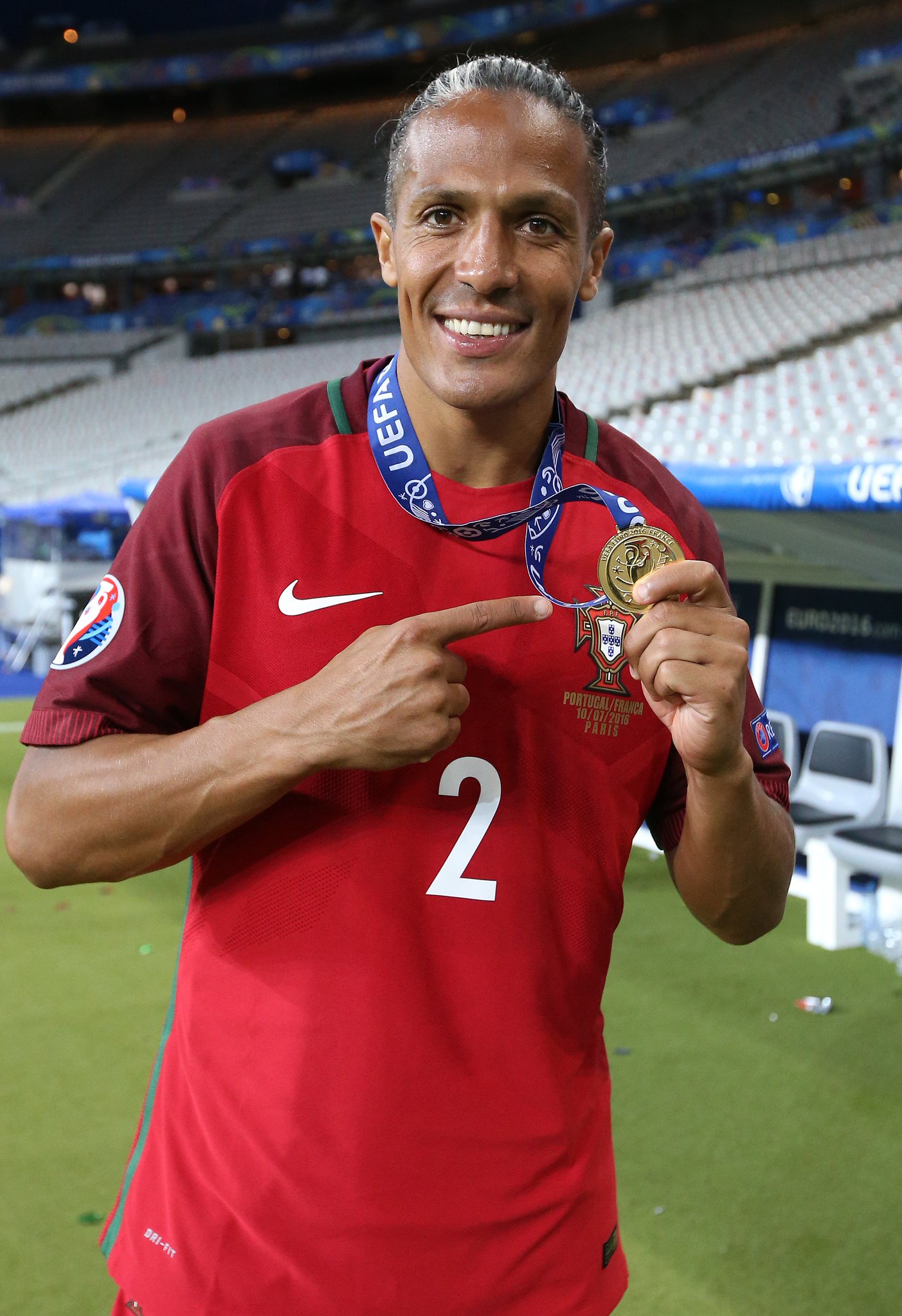 3 7 - Happy Birthday, Bruno Alves         