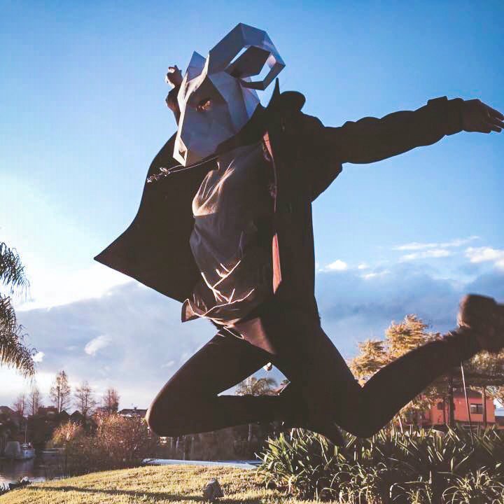 Wintercroft's tweet photo. Love the leaping Ram! Thanks to @fedogv_ph (instagram) for sharing!
#Wintercroft #Ram #Cosplay #Design #Papercraft #PaperArt #Cosplay #DIYMask #ModelBuilding #CraftProject #Horns #MascarasPoligonales #VectorMask https://t.co/gYFe8ghWdL