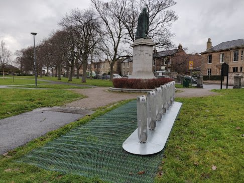We have added 3 new locations this week: Victoria Park is back - near the monument, Castle Terrace and the Royal Infirmary. Thank you for your suggestions and keep them coming! #Justeatcycles #Edinburgh  goo.gl/NUeFZk