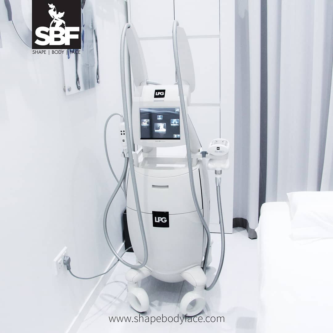 shapebodyface1's tweet photo. Experience the new endermologieยฎ anti-aging and slimming effectiveness with Shape Body Face's ultra modern LPG machines! โ +971 43211313 ๐ฉ info@shapebodyface.com
#SBF #ShapeBodyFace #LPG #Dubai #FightForNaturalBeauty #Slimming #Cellulite #AntiAging #Wrinkles #FineLines https://t.co/g9f4Vu2XG9