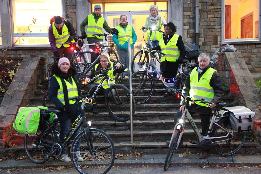 velo_actifs's tweet photo. Il n'est pas trop tard! Encore une semaine pour participer au concours Brillez de mille feux! Votez pour votre photo préférée et/ou envoyez-nous votre photo sur https://t.co/LRziyD56mU @WallonieMobiliT @CelluleMobilite @GRACQ 
#velo #velotaf @velo_actifs https://t.co/Hz9dVg8aPX