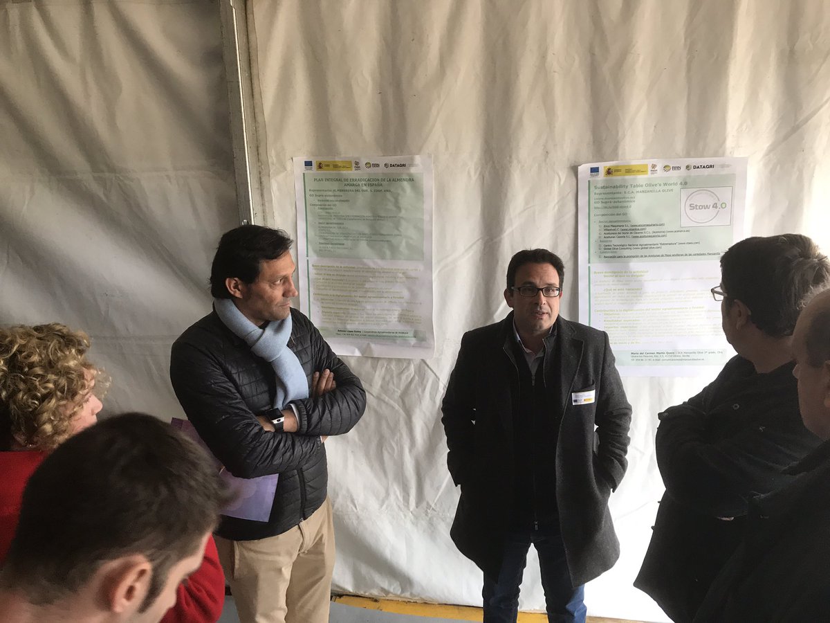 Presentación de #GruposOperativos como palanca para digitalizar el sector #agroalimentario en #DATAGRI2018 #FarmingDay 

✅ #Robodronvi | Agroalimentación 4.0 👉 @ITAINNOVA | #Automarriego 👉@BlogCoexphal 

✅ #TratamientosdeDatos 👉#FCAC | #GOAlmendra 👉 <a href="/Almendrerasur/">Almendrera del Sur</a>