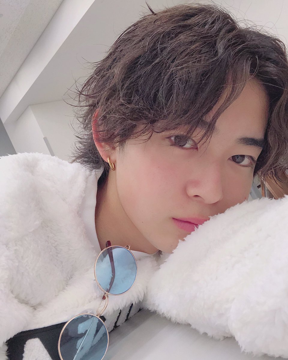rikkunsoccer11's tweet photo. 鈴村梨公。19歳。美容学生です。
#RT https://t.co/OyrUFoubhm