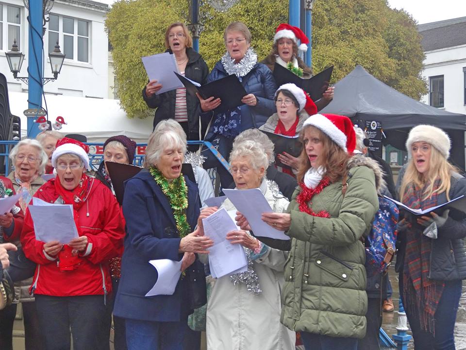 HighwoodMill's tweet photo. Enjoy a wonderfully festive programme of Christmas songs live from the bandstand this Saturday in #Horsham with 'Carols in the Carfax'. Saturday 1st December between 10am till 4pm in aid of Age UK. It's the perfect way to celebrate the start of the season. See you there! #horsham https://t.co/l4r5U2HBld