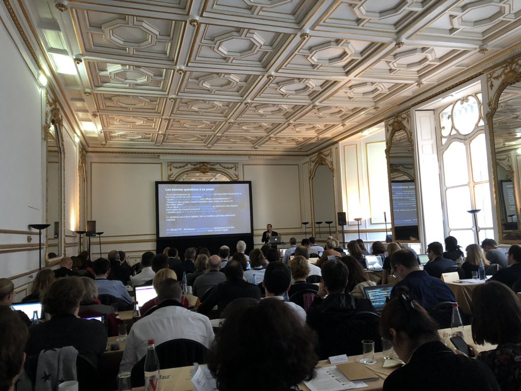 jeremsalmon's tweet photo. Salle comble sur comment construire et piloter votre stratégie digitale learning 2019+ . @vodeclic et @skillsoft_fr présents au séminaire Féfaur organisé par @micheldiaz. Bravo @dejotemps pour ton intervention! https://t.co/tbMyZLafTV