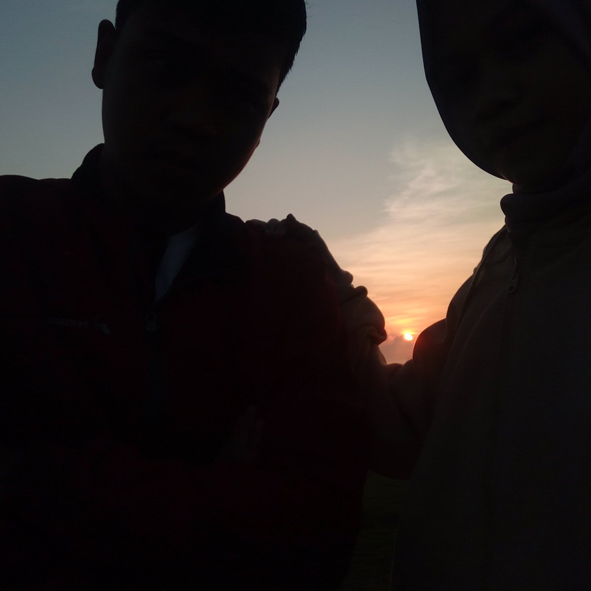 dhe_asiah's tweet photo. Rasanya gimana ya harus ldr lagi😥 https://t.co/83Yeren4uZ