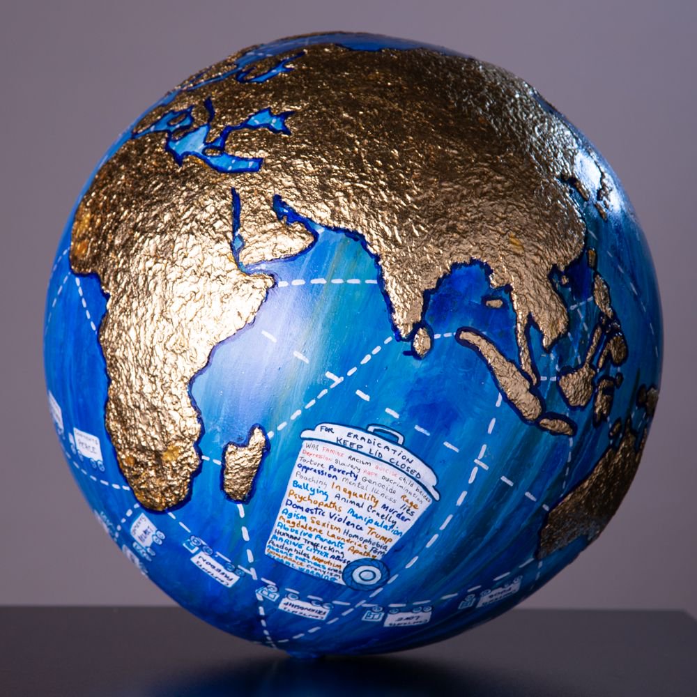#12 A Goal for Our Planet - by Lorraine Fenlon @Lorraines_art 
You can bid on this globes by clicking this link galabid.com/auction/globes…

Bidding ends tomorrow @ 7pm!

<a href="/GOALWhatonEarth/">GOAL - What on Earth</a> #GOALWhatonEarth @goal_global 
#globalgoals #SDGs #artistsofinstagram #creative