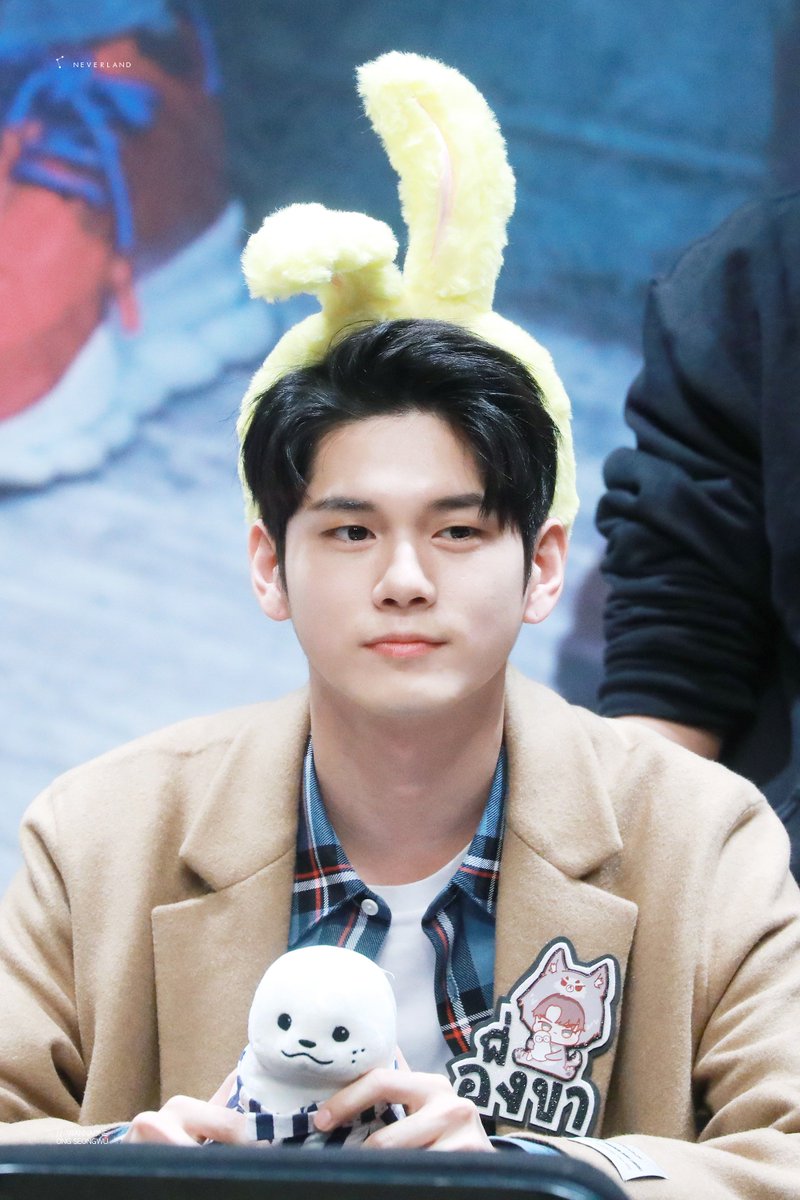 neverland_osw's tweet photo. 💚 181124 #옹성우 머리띠 부자😇 https://t.co/RanDwd7JkF
