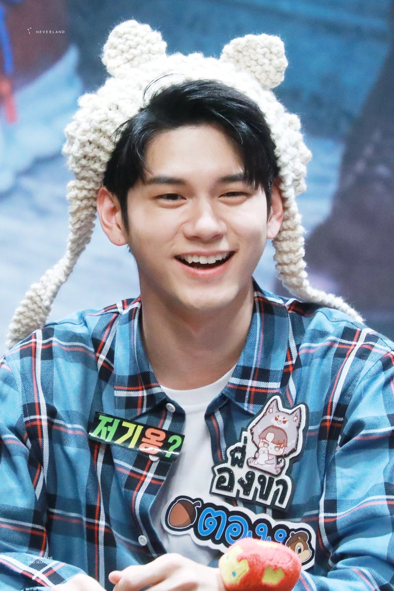 neverland_osw's tweet photo. 💚 181124 #옹성우 머리띠 부자😇 https://t.co/RanDwd7JkF