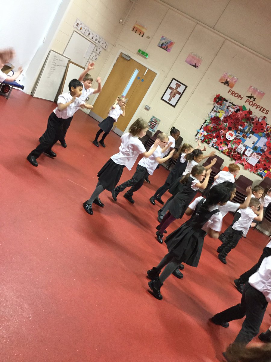 ssao_y2's tweet photo. Freddie fit in Y2 this morning getting in the Christmas spirit https://t.co/bsHZIZBVgO