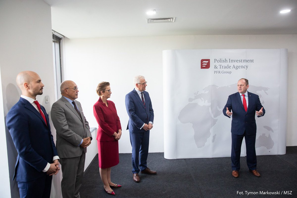 MSZ_RP's tweet photo. Min. #Czaputowicz podczas wizyty w #Indonezja wziął udział w otwarciu Zagranicznego Biura Handlowego @PAIH_pl w Dżakarcie.
🇵🇱🇮🇩 https://t.co/OpnD8M2igu