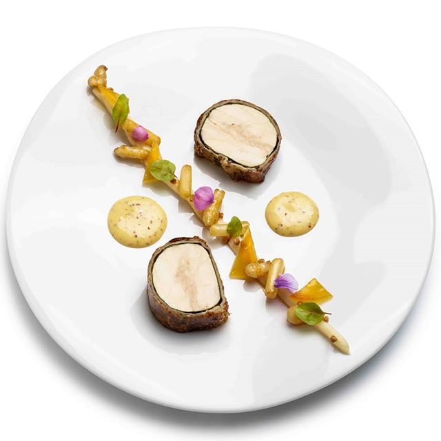 // Coquelet aux céréales.

#paris #france #restaurant #gastronomie #gastronomy #food #instafood #yummy #amazing #instagood #photooftheday #sweet #fresh #tasty #foodie #delish #delicious #foodpic #foodpics #chef #chefslife #chefstable #pr… ift.tt/2FHRHXN