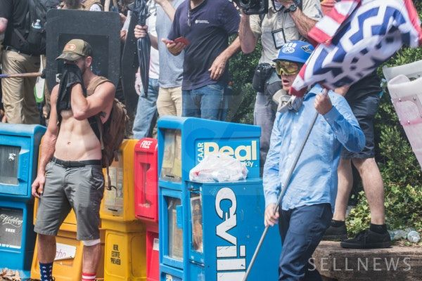 deanarmstrong_1's tweet photo. Nazi Faces Death Penalty
 #sellnews #JAMESALEXFIELDSJR. #TRIAL #CHARLOTTESVILLE #JURY #HEATHERHEYER #CHARGES #COURT #HEARING #CASE #DENISELUNSFORD #UNITETHERIGHT #news #photography #photo #BreakingNews #Nazi 
https://t.co/Q59rMBZWtS https://t.co/uahI69pS0W