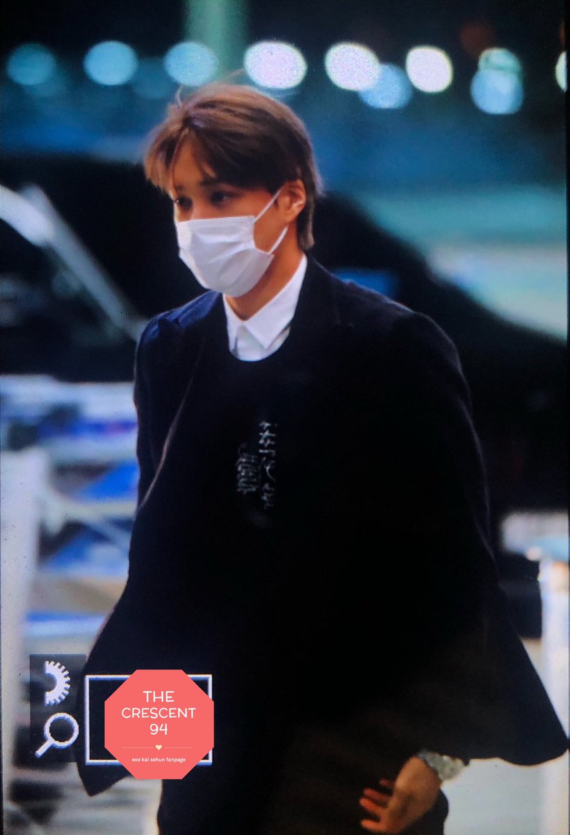thecrescent94's tweet photo. 181127 ICN 하와이 잘다녀와ㅠㅠㅠㅠㅠㅠ

#종인 #카이 #jongin #kai
#어디에도_없을_완벽한_EXO #EXO #weareoneEXO #EXO_TEMPO #EXO_DontMessUpMyTempo #엑소 https://t.co/PEtm3b2hpP