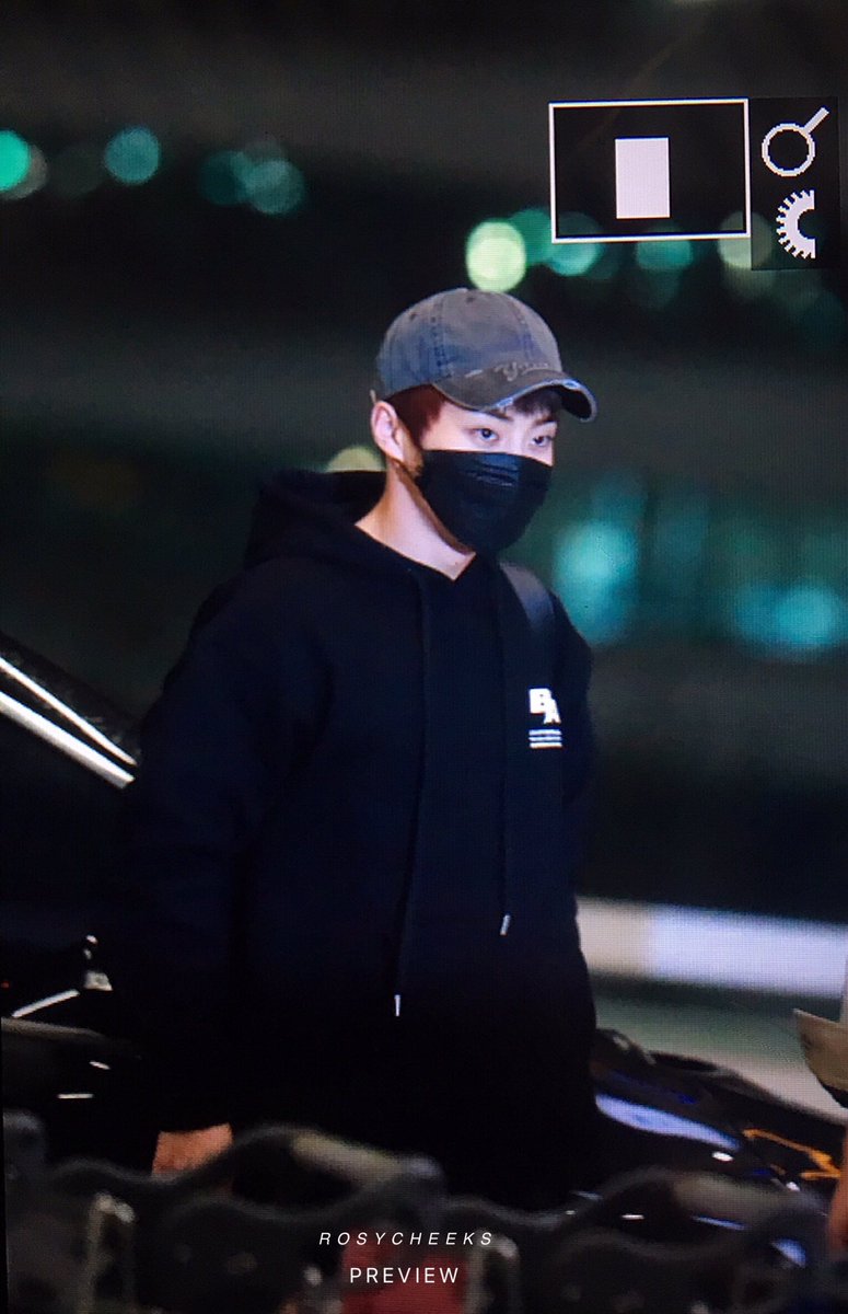 RosyCheeks326's tweet photo. 181127 #시우민 ✈️✈️✈️🤩🤩🤩🤩🤩🤩 https://t.co/ODYyD0ud2e