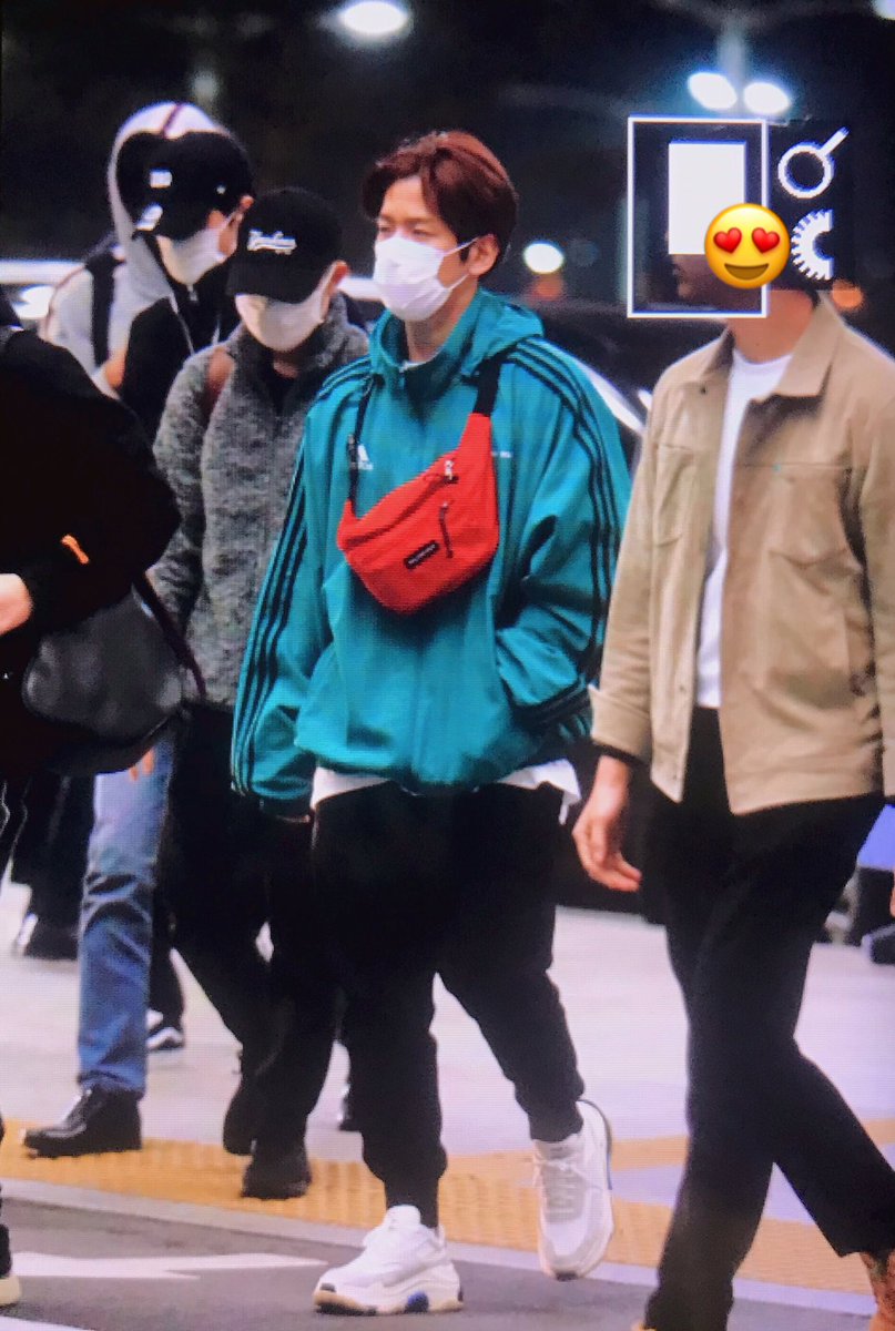 Likeyou_1992's tweet photo. 181127 절려ㅠㅠ 저녁비행 수고😭
#EXO #백현 #BAEKHYUN https://t.co/YOHtRoV2Eh