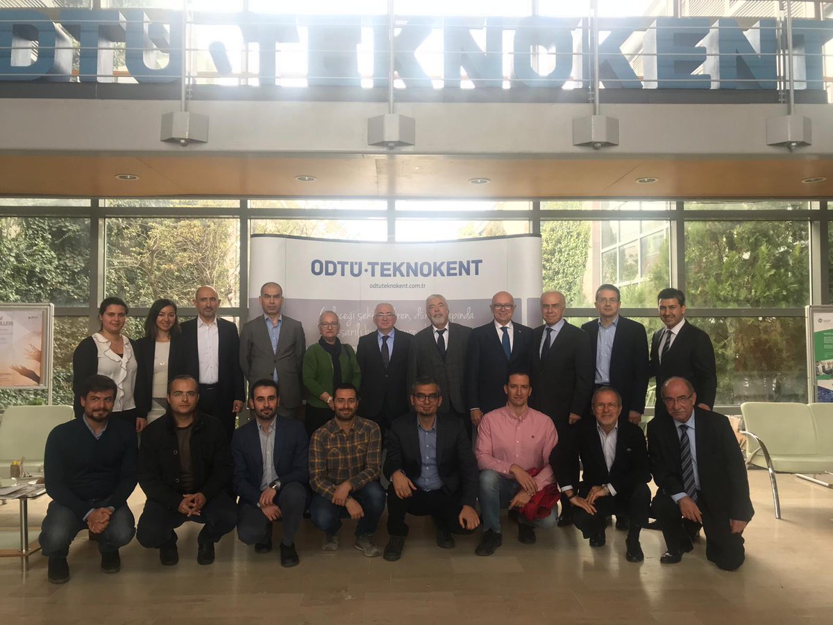 ODTUTeknokent's tweet photo. Türk Elektronik Sanayicileri Derneği (TESİD) Yönetim Kurulu'nu ODTÜ TEKNOKENT'te ağırladık, faaliyetlerimizi ve programlarımızı aktardık, firmalarımız projelerini anlattı. #tesid @MilvusRobotics #rftr @udea_elektronik @TUALCOM https://t.co/JcLRtZIbgZ