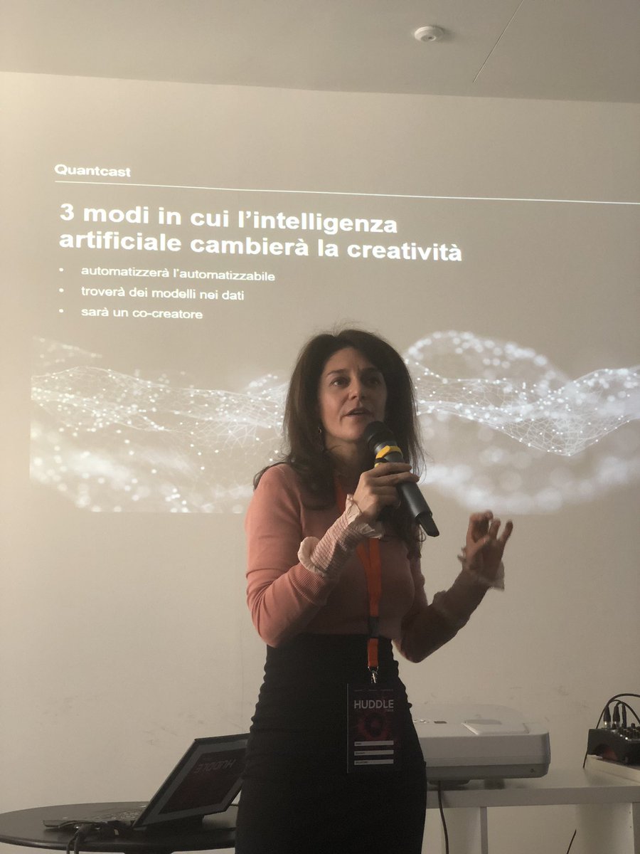 ivo_tarantino's tweet photo. A #MSHuddle di #AI parla @IZampori e mostra le applicazioni #creative che sono già realtà. [le zebre che diventano cavalli e la capacità di cambiare stagione sono sorprendenti!] #FuturiPossibili https://t.co/Dhh1JfAFyE