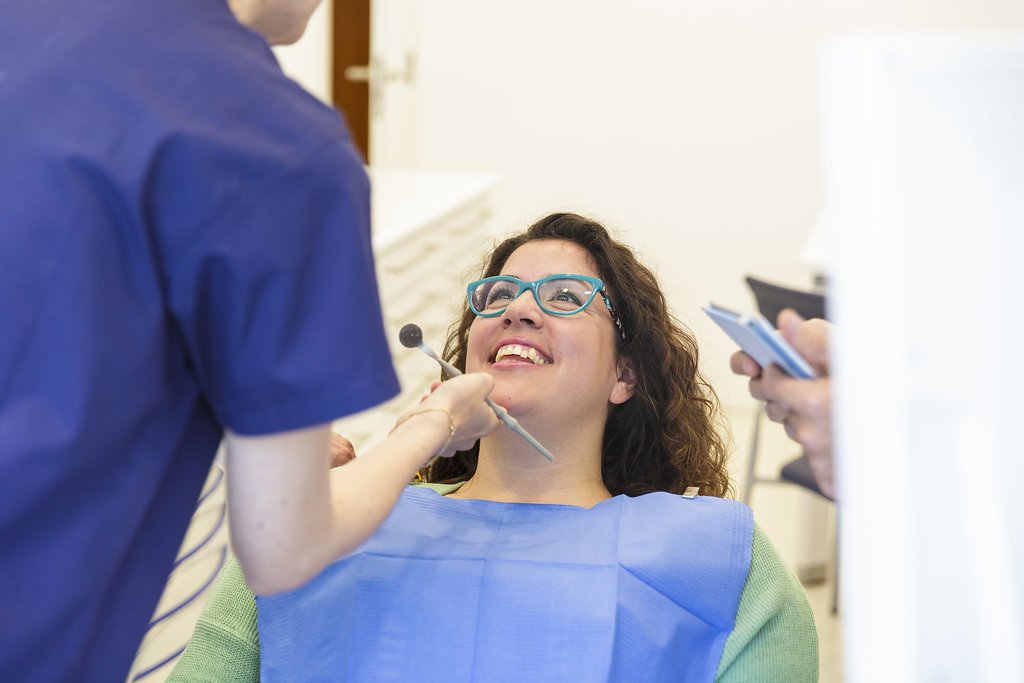 maxiloGBCOM's tweet photo. #Blanqueamientodental. Tu sonrisa es tu mejor carta de presentación, te ayudamos a que sea perfecta. https://t.co/kLZlvDwAe9