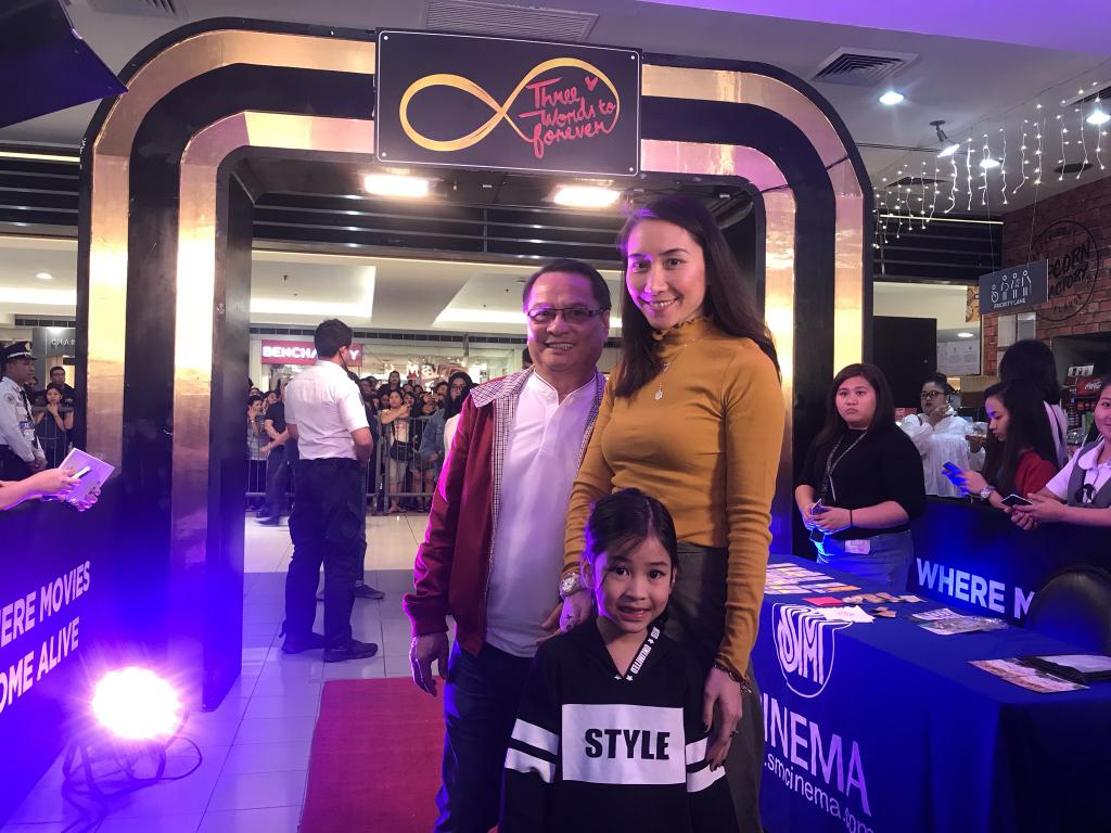3WordsToForever's tweet photo. Daddy Ted, Ate Chrysler and Lhexine joins
#3WordsToForeverPremiereNight https://t.co/gCHa4IUjB7