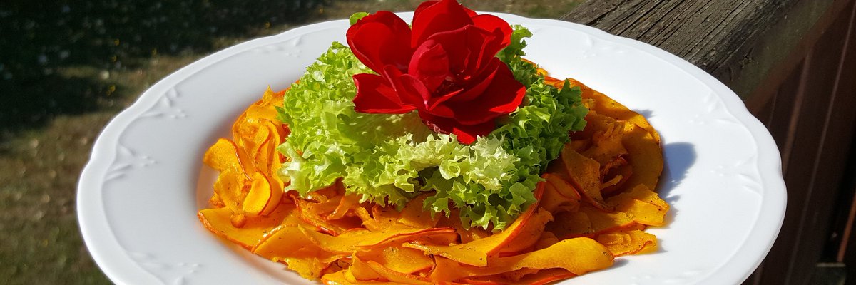oheioo's tweet photo. Four days to go! #comingsoon https://t.co/L8nDr1MEjk Ab 1. Dezember in #Oberhaid im Landkreis #Bamberg. #franken #oberfranken #catering #partyservice #veggie #veggiefood #startup #foodlovers https://t.co/EJlCNqxieB