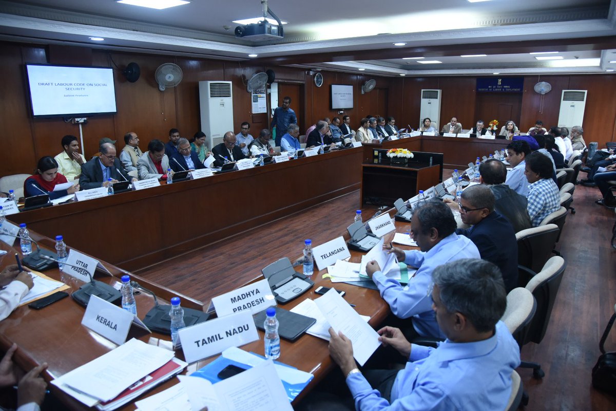 LabourMinistry's tweet image. MoS (IC) Labour and Employment, Shri @santoshgangwar ji chaired tripartite meeting to discuss draft #SocialSecurityCode