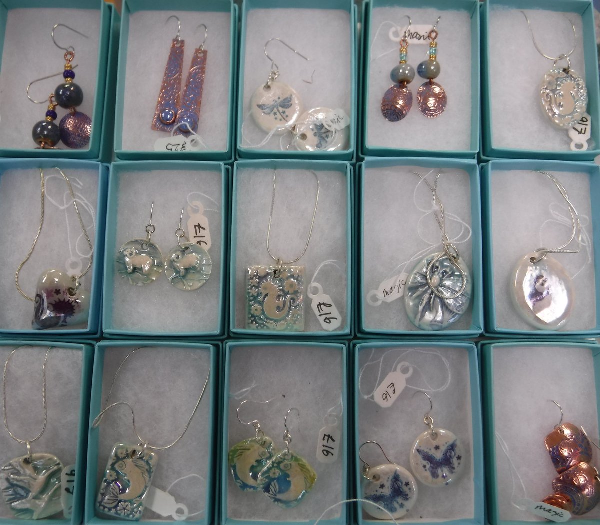 OrielBae's tweet photo. Beautiful selection of ceramics from Magic Garden Ceramics in the Gallery!#SmallbizSatUK #smallbusinesssaturday #shoplocal #gifts #art #craft #artisan #Aberystwyth #localartists https://t.co/4XXzCuHMF3