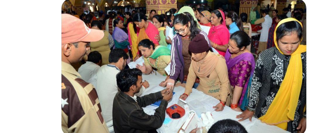 MuskanI35849969's tweet photo. @Gurmeetramrahim #KeyOfWillPowerByStMSG ...Blood Donation Camp was organised In DSS on23Nov... https://t.co/cUk5ouPTW7