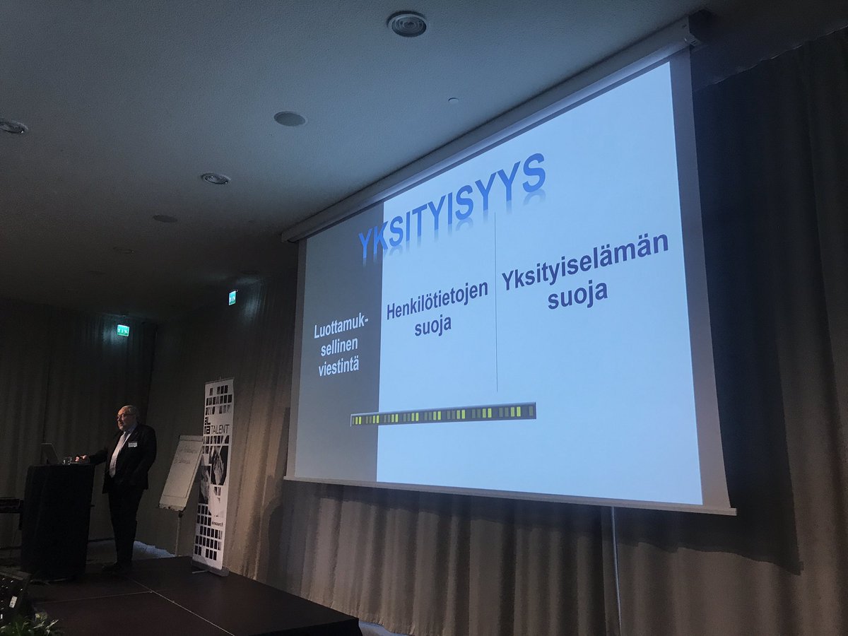 Professori Ahti Saarenpää käy läpi ’yksityisyyden’ laajaa toimintakenttää! Tärkeää huomata, että yksityisyys on eri asia kun henkilötietojen suoja ☝️ <a href="/Lakikoulutus/">Lakikoulutus</a> #tietosuojavastaava #tietosuoja #yksityisyys