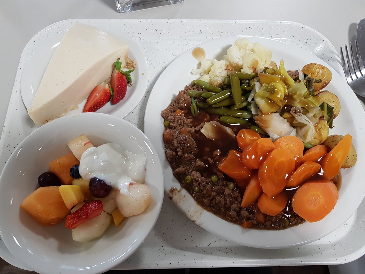 SWAngmering's tweet image. #SlimmingWorld lunch at head office #healthyeating #foodoptimising #nevergoinghungry