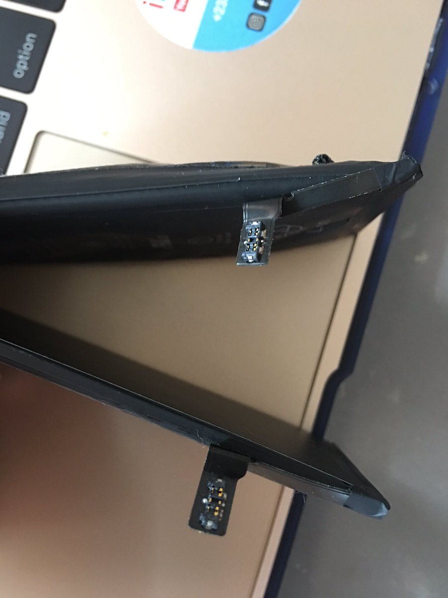 iHelpGH's tweet photo. Battery Replacement #transformationtuesday π±βοΈπ§
#iHelpGH #TechSupport #Accra #YourMobileTechSupport #iphone #TuesdayMotivation #TuesdayThoughts https://t.co/bvb2rdRPLN