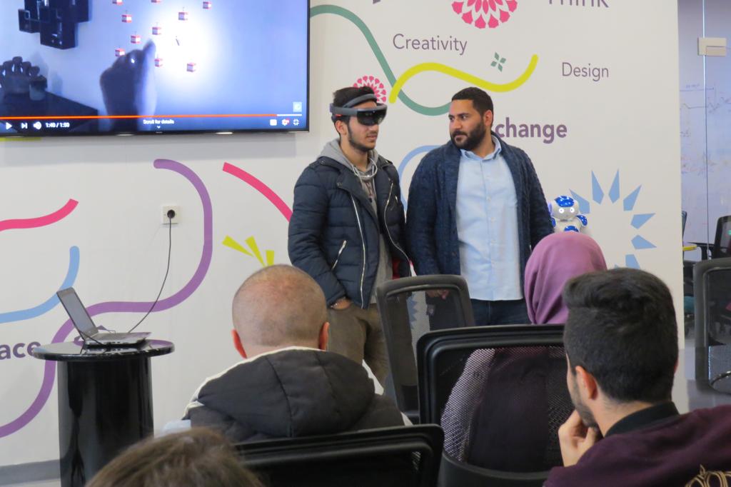 zainyouthjo's tweet photo. جلسة حواري�� في منصة زين للابداع فرع الجامعة الهاشمية حول دور المنصة في دعم الشباب و النشاطات التي تقدمها بالاضافة الى تسليط الضوء على دور فريق زين الشباب و اهدافه.
 
#ZYouthTakeOver #ZYouthGotThis  #JO #ZY #ZINCHU https://t.co/fI9Mr79WV6