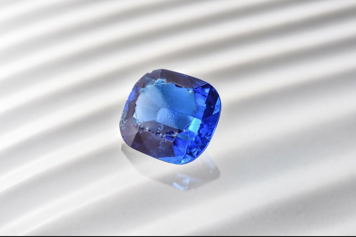 あめやえいたろう公式 宝石あめ スイートジュエル 幸運のお護り ホープ 色あせない輝きをもつホープダイヤモンド 世界で最も有名なカラーダイヤモンドのうちの一つを模したあめです T Co 7y5taoyx8e T Co 3rlt8goeua Twitter