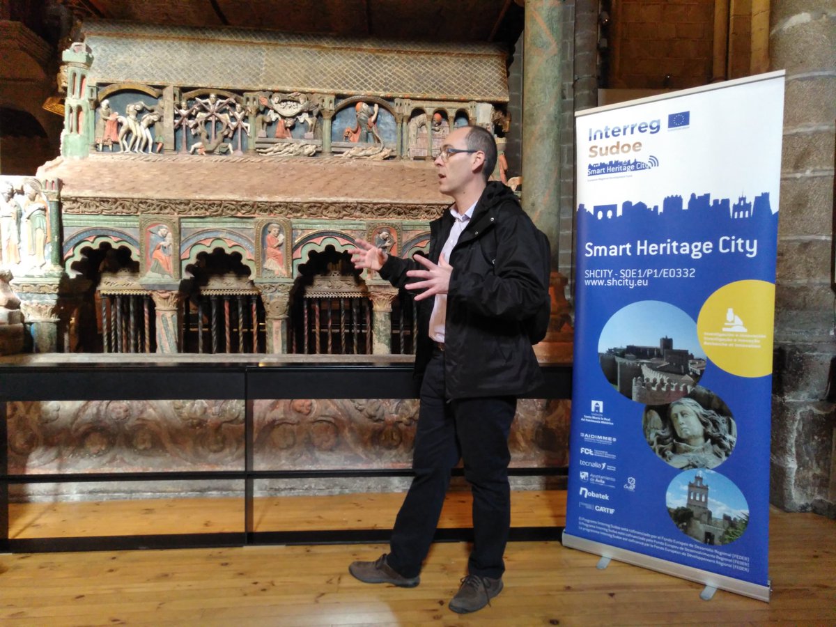 proyecto_shcity's tweet image. Visitamos la iglesia de San Vicente y D. José Carlos de @FundacionSMLRPH nos explica la #sensorización implantada en el templo. 

@CARTIFCT
@tecnalia
@NobatekInef4 
@AIDIMME 
@FCTNOVA 
@Sudoe5 
@Redit_es