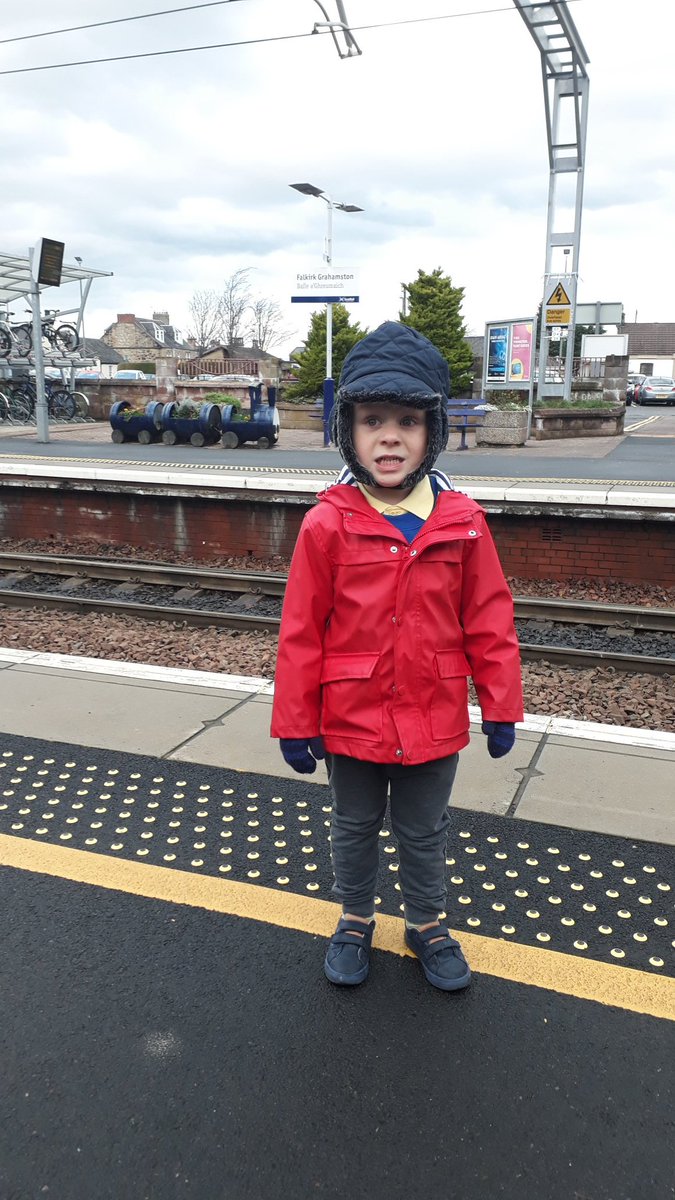 DeniseForsyth8's tweet photo. Wee trip 2 Stirling on the train @BainsfordPS #focuschild https://t.co/lTAnvKrF9H