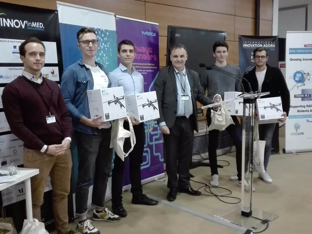 Lucas_Le_Ray's tweet photo. Comment mettre l'Intelligence Artificielle au service de la Médecine ? 🤔

C'est la question à laquelle nous avons tenté de répondre lors du Hackathon @INNOVinMED où nous sommes arrivés premiers ! 🏆 🥇 🚀

Toujours avec une superbe équipe venant d'@EpitechMarseill. 🚀🚀 https://t.co/Vx9BugDzOI