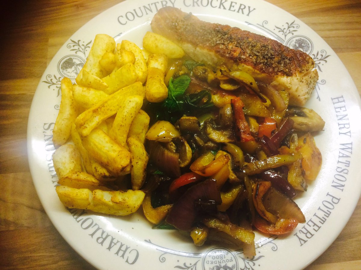 SW_anniejey's tweet photo. Yummy tea last night! #swchips #salmon #stirfry veggies with #sweetchillisauce from @bluedragonuk #onplan #extraeasy #lowsyn #synfree #freefood #tasty #foodoptimising #livehappy #livehealty #slimmingworld #slimmingworldclaudy #slimmingworldballykelly #swclaudy #swballykelly #sw https://t.co/BJdI9QTR5b