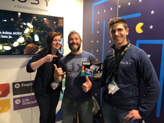 ausy_be's tweet image. Op 23 en 24 november kon je ons vinden op DrupalCamp. Wat een editie! En wat een straffe Pacman gamers ;-) @drupalcampbe #drupalcampbe