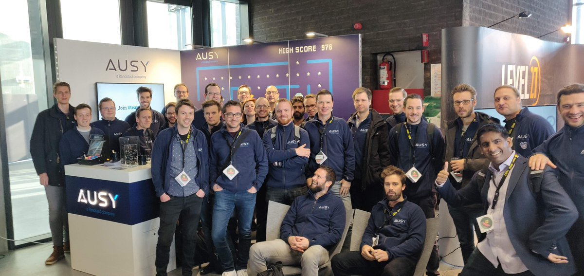 ausy_be's tweet image. Op 23 en 24 november kon je ons vinden op DrupalCamp. Wat een editie! En wat een straffe Pacman gamers ;-) @drupalcampbe #drupalcampbe