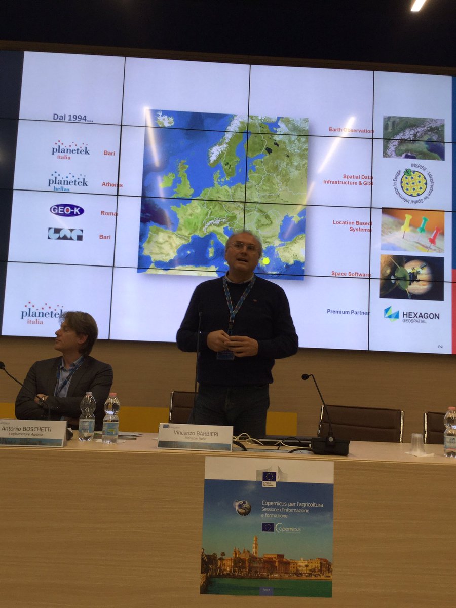 CopernicusEU's tweet photo. #CopernicusInfoSession Bari:
Vincenzo Barbieri from @planetek presents the benefits of the use of #EarthObservation data to enhance the quality of @Tormaresca wines in Apulia region, as well the efficiency of cultivation and harvesting operations https://t.co/dqNkdfszuF